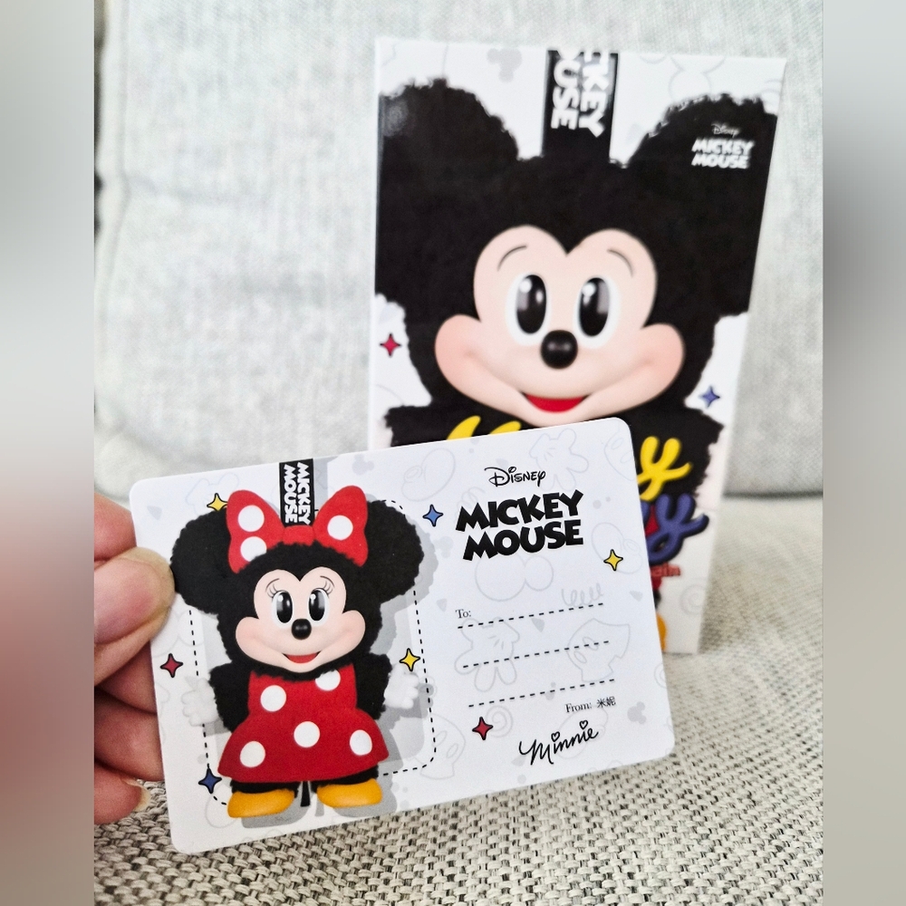 Minnie Mouse | Pop Mart Disney Mickey Family Blind Box Confirmed Plush Pendant - Picture 2 of 7